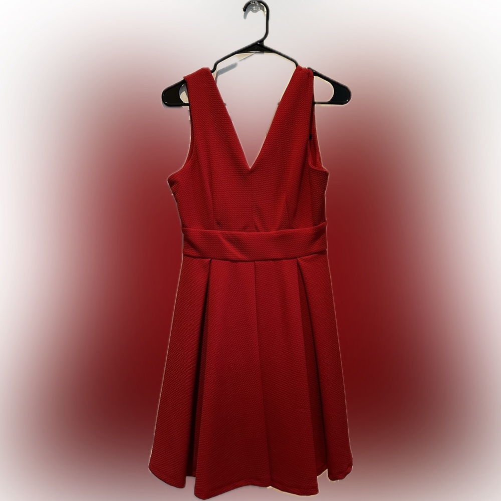 Haute Monde NWT, red short dress, size Juniors L